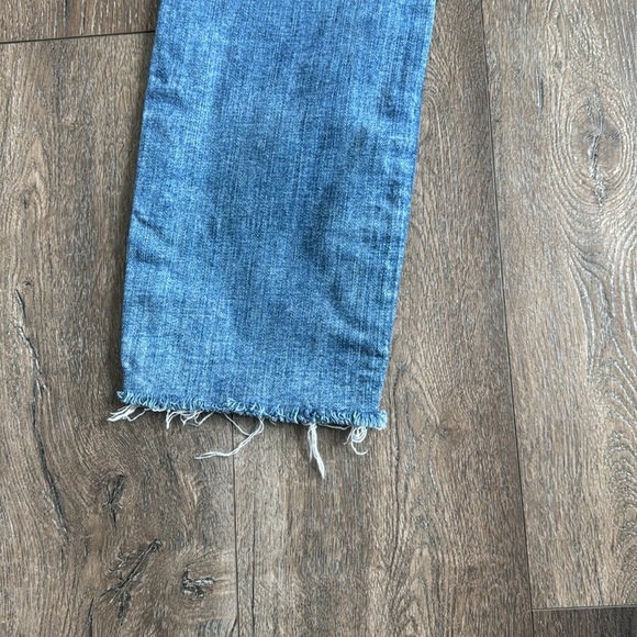 Kut from the Kloth Jeans. Women’s size 6. High Rise Reese Straight, Distressed. - Picture 7 of 8